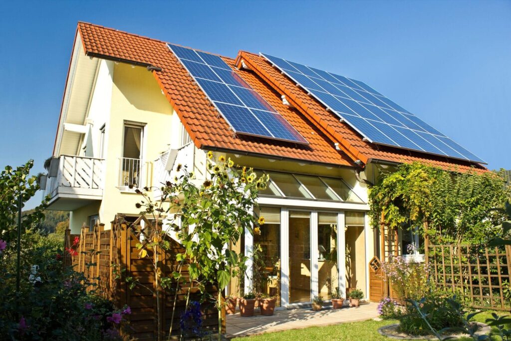 Автономная солнечная электростанция в доме